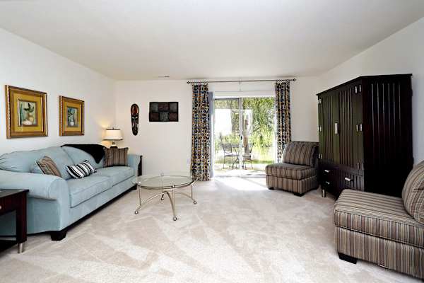 Shadowmoss Pointe Apartments and Townhomes property